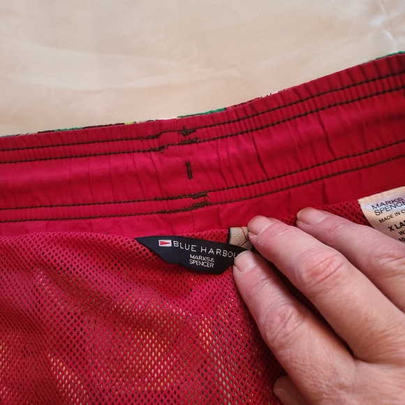 Marks and Spencer tropical swim trunks - Picture 3 of 7
